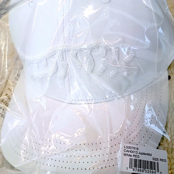 (Sold Out) Tiger Woods Sun Day Red Jupiter Mid Hat- White (Regular) - Picture 2 of 10